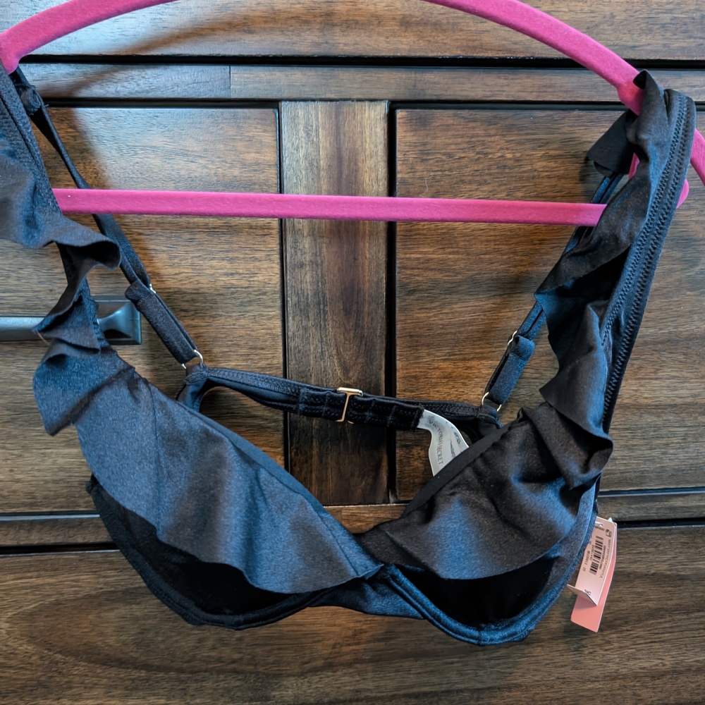 Victoria's Secret Black Ruffled Bikini Set. NWT! Top Size 34c And Medium Bottoms